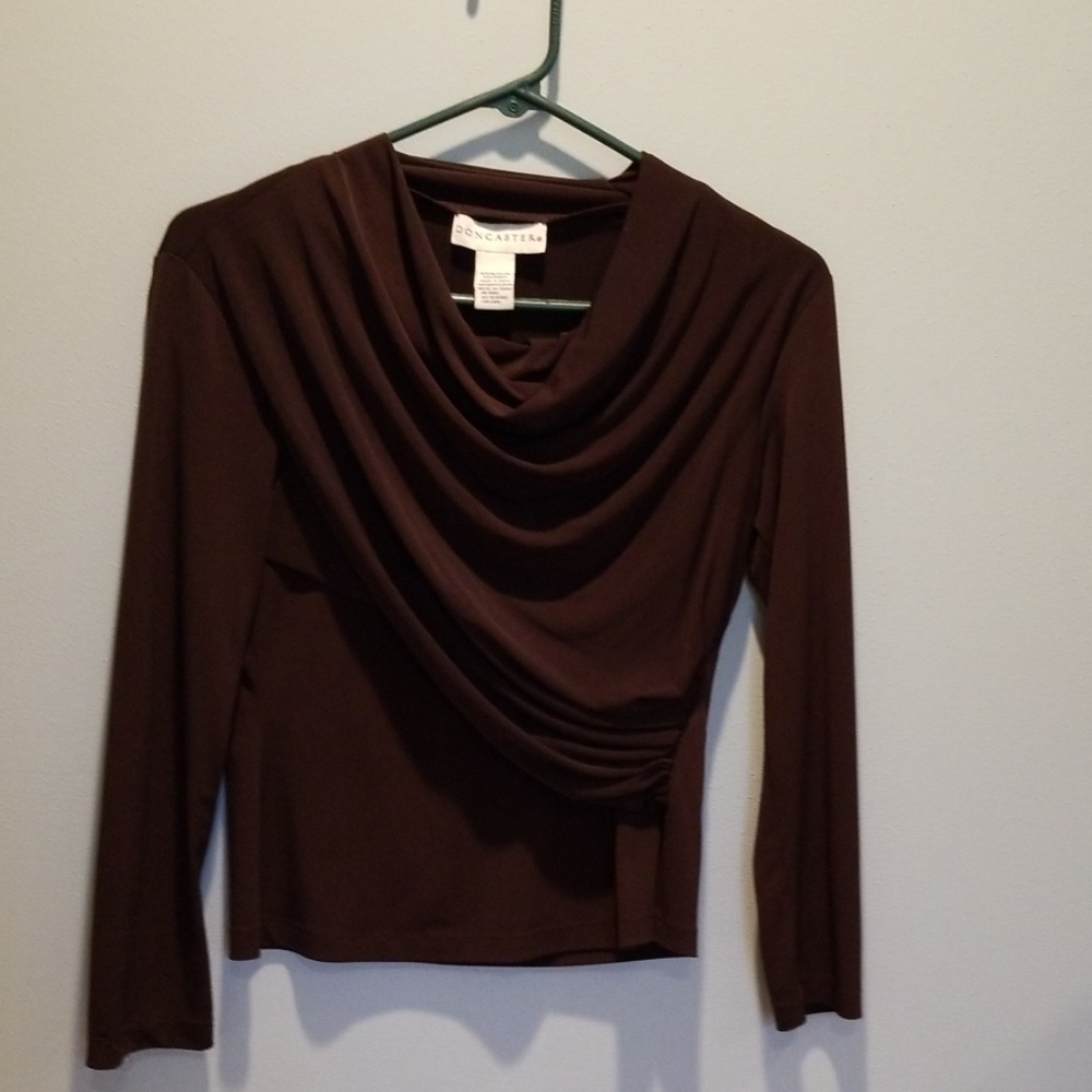 Fitted brown top